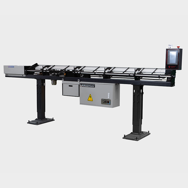 自動(dòng)送料機(jī)如何與CNC車床、沖床或其他加工設(shè)備協(xié)同工作？